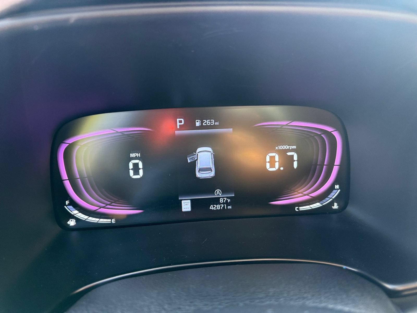 Used 2025 Kia Soul LX w/ LX Technology Package FWD image 36