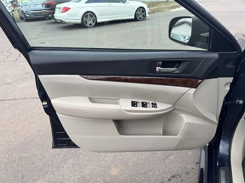 Used 2013 Subaru Legacy 2.5i Limited image 6