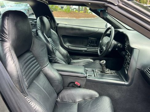 Used 1995 Chevrolet Corvette Coupe RWD image 16