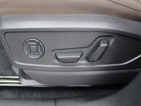 Used 2025 Audi Q5 Premium w/ Convenience Package AWD/4WD image 28