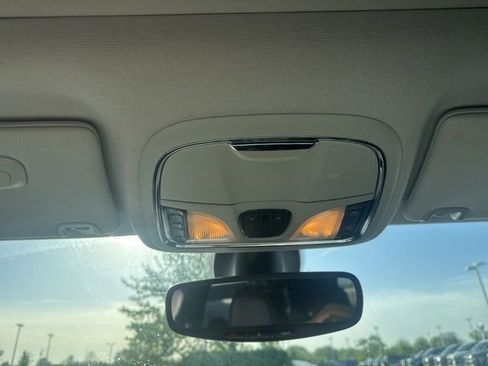 Used 2019 Jeep Cherokee Limited AWD/4WD image 20