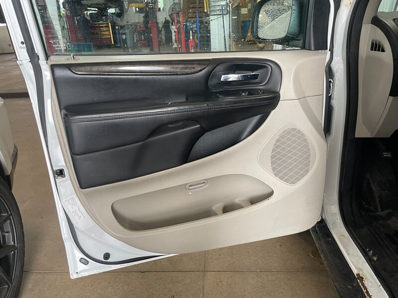 Used 2014 RAM C/V Tradesman FWD image 20