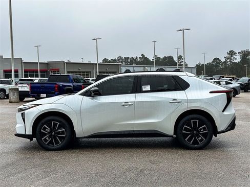 New 2026 Toyota bZ XLE Plus image 5