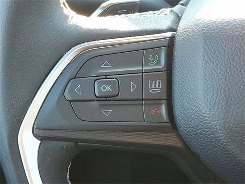 Used 2025 Jeep Grand Cherokee L Altitude image 16