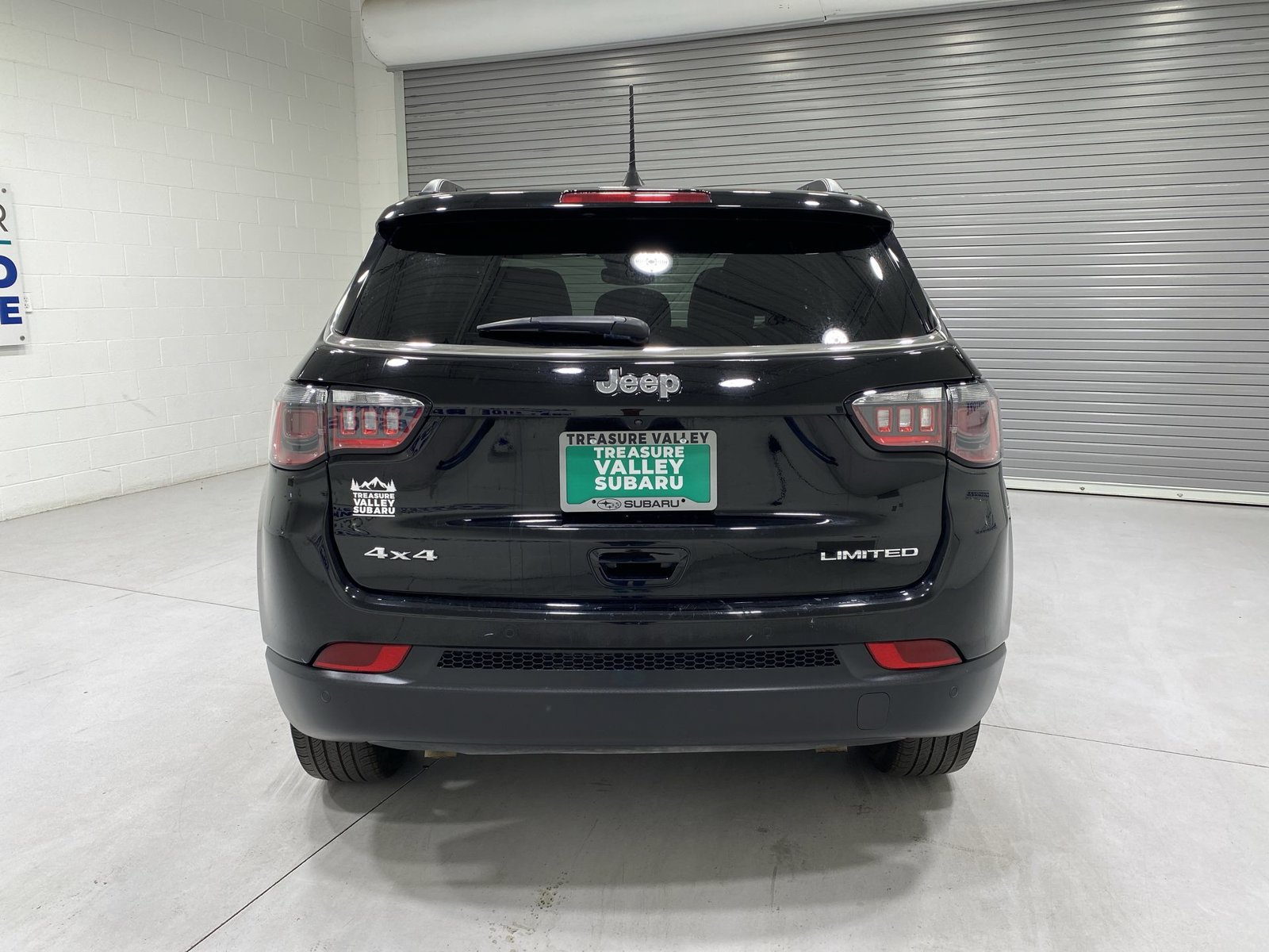 Used 2025 Jeep Compass Limited AWD/4WD image 7
