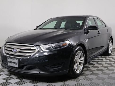 Used 2015 Ford Taurus SEL image 5