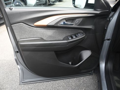 Used 2023 Chevrolet TrailBlazer ACTIV image 9