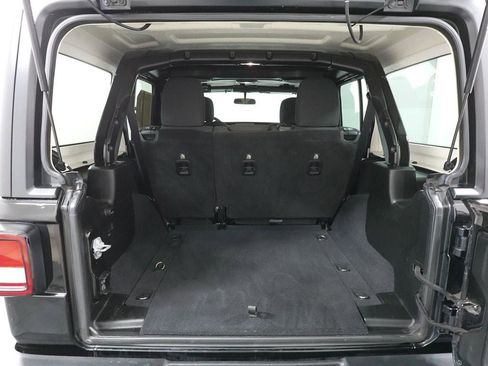 Used 2018 Jeep Wrangler Unlimited Sport image 12