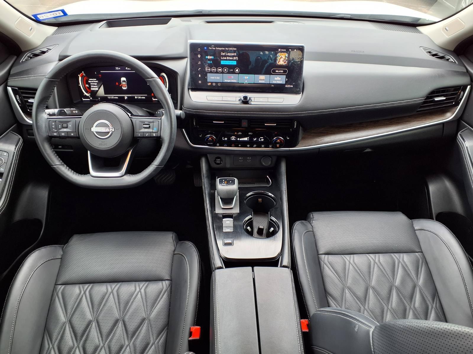 Used 2024 Nissan Rogue Platinum w/ Platinum Premium Package FWD image 11