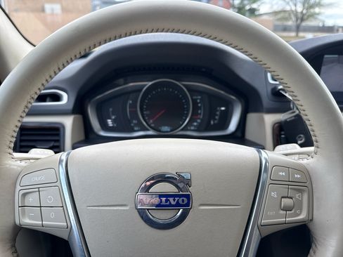 Used 2014 Volvo XC70 3.2 image 23