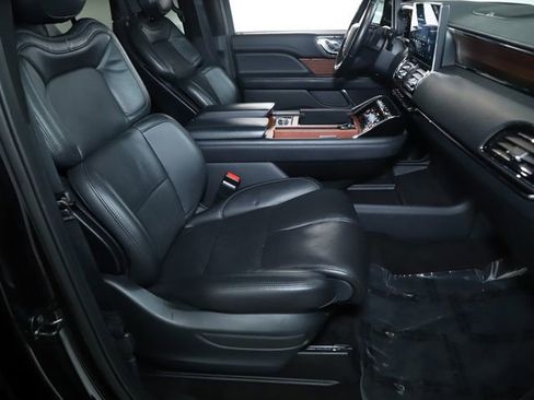 Used 2024 Lincoln Navigator Reserve image 37