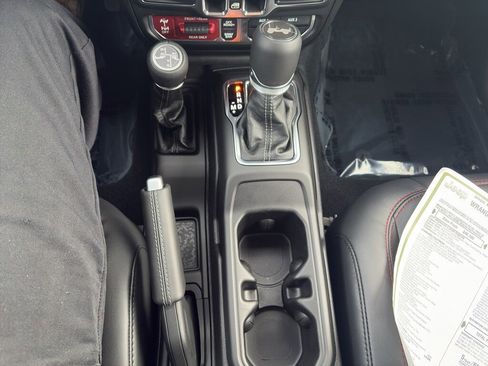 New 2026 Jeep Wrangler Unlimited Rubicon image 15