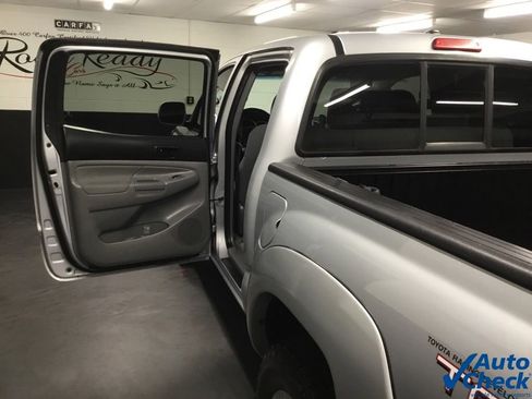 Used 2011 Toyota Tacoma 4x4 Double Cab w/ TRD Sport Pkg image 28