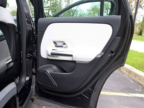Used 2021 Mercedes-Benz GLA 35 AMG 4MATIC image 36