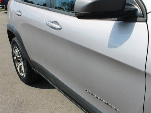 Used 2020 Jeep Cherokee Trailhawk w/ Cold Weather Group image 52