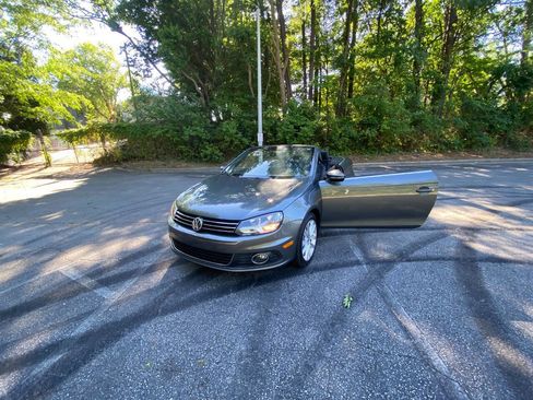 Used 2013 Volkswagen Eos FWD image 54