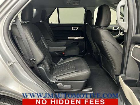Used 2021 Ford Explorer XLT image 19