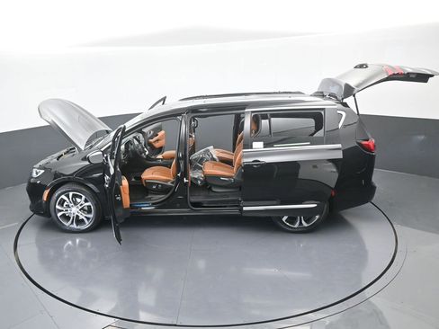 New 2026 Chrysler Pacifica Pinnacle image 73