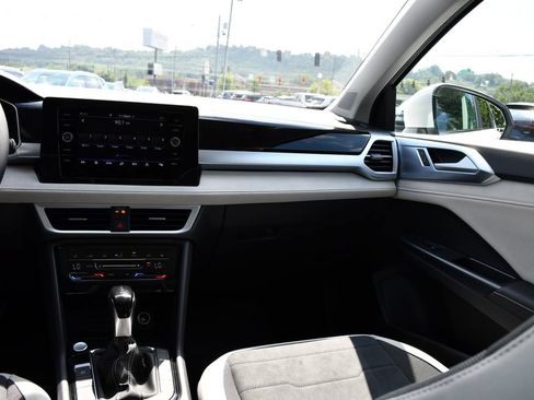 New 2026 Volkswagen Taos SE AWD/4WD image 22