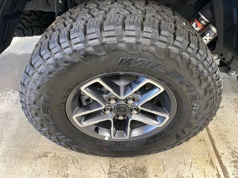 Used 2026 Jeep Gladiator Mojave AWD/4WD image 7