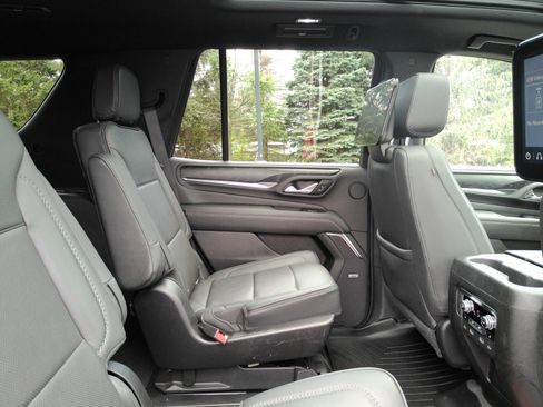 Used 2021 GMC Yukon Denali w/ Denali Ultimate Package AWD/4WD image 19