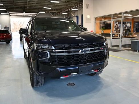 Used 2021 Chevrolet Suburban Z71 w/ Luxury Package image 3