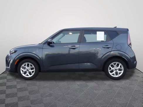 Used 2025 Kia Soul LX w/ LX Technology Package FWD image 2