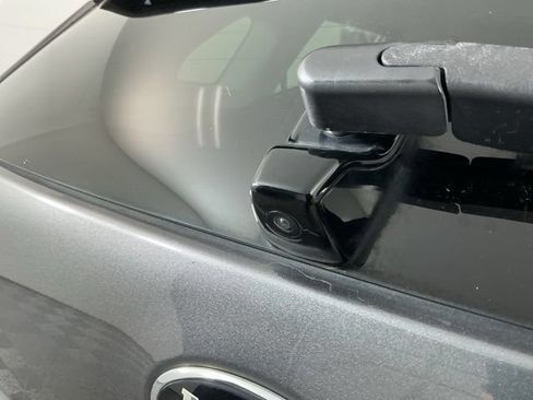 Used 2017 Kia Niro Touring w/ Advanced Technology Package FWD image 9