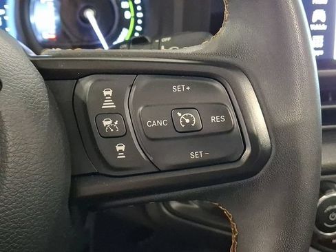 Used 2024 Jeep Wrangler Unlimited w/ Convenience Group AWD/4WD image 21