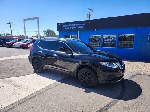 Used 2017 Nissan Rogue S w/ S Appearance Package FWD image 8
