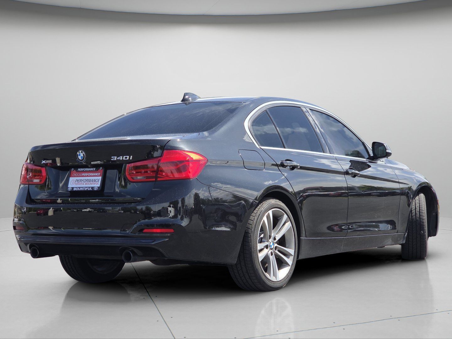 Used 2018 BMW 340i xDrive Sedan AWD/4WD image 27