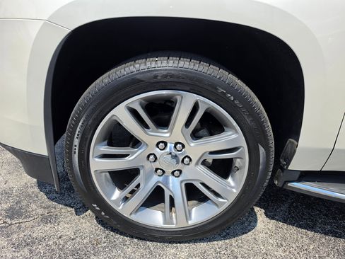 Used 2015 Cadillac Escalade Luxury AWD/4WD image 17