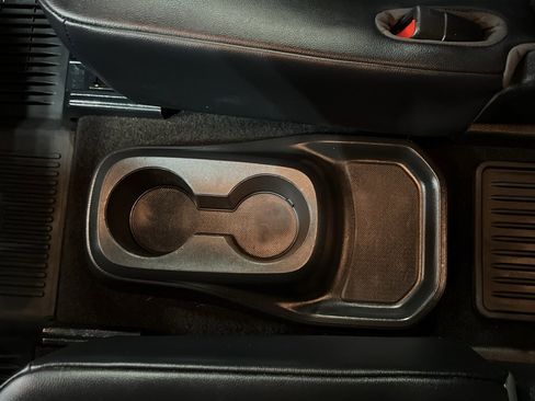 Used 2020 Toyota Highlander XLE image 36