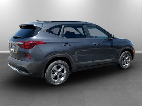 Used 2023 Kia Seltos LX FWD image 7