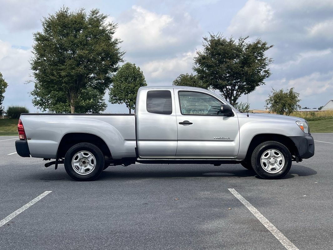 Used 2012 Toyota Tacoma 2WD Access Cab w/ Convenience Pkg image 9