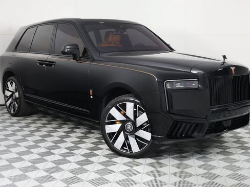 Certified 2025 Rolls-Royce Cullinan AWD/4WD image 9