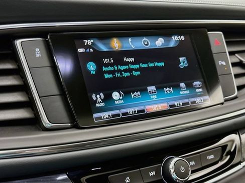 Used 2018 Buick Enclave Essence FWD image 15