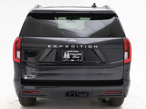Used 2025 Ford Expedition Active AWD/4WD image 7