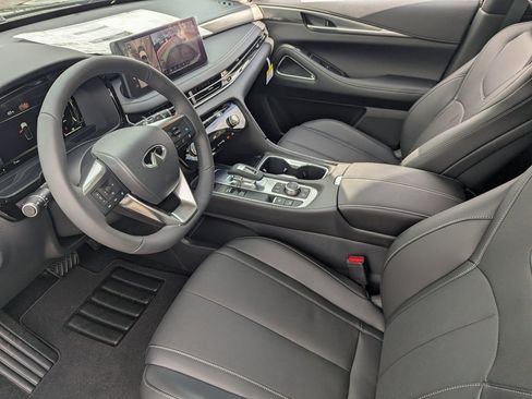 Certified 2026 INFINITI QX60 Luxe w/ Family Package image 11