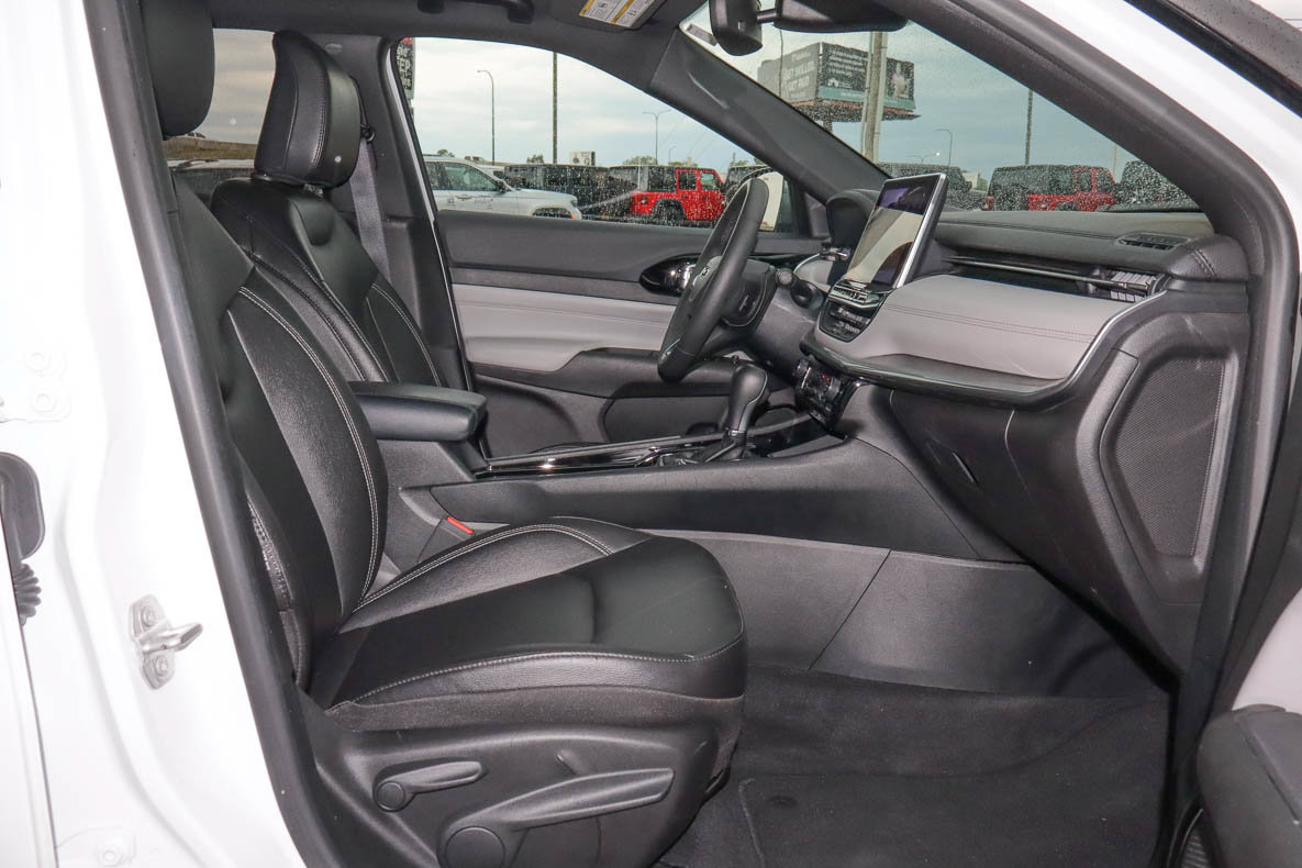 Used 2025 Jeep Compass Limited AWD/4WD image 21