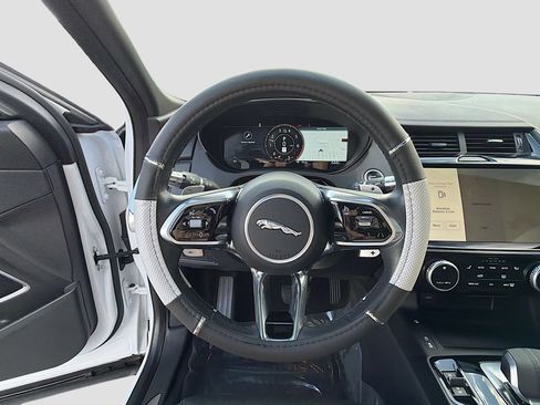 Used 2022 Jaguar E-PACE SE image 37