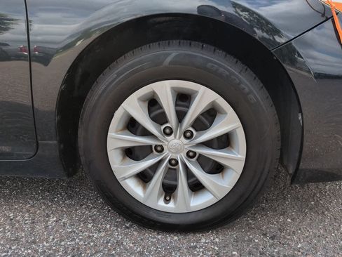 Used 2015 Toyota Camry LE FWD image 11