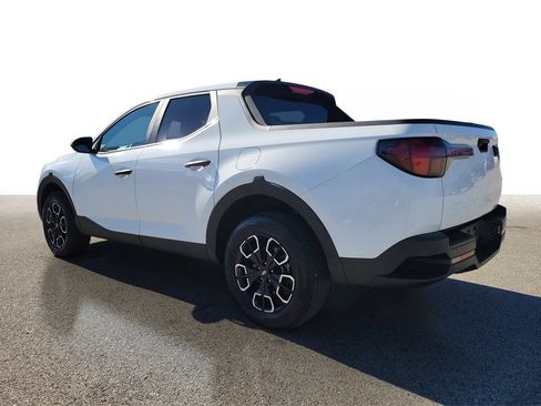 Used 2023 Hyundai Santa Cruz SE image 3