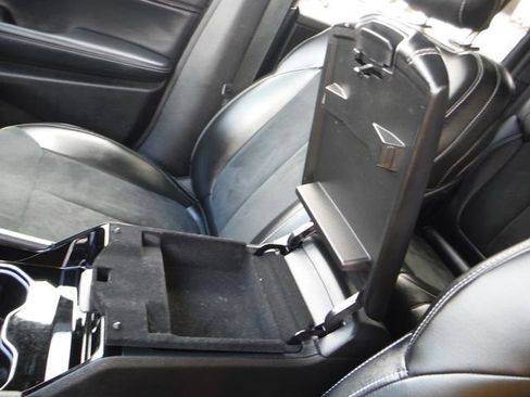 Used 2023 Jeep Grand Cherokee Altitude AWD/4WD image 16