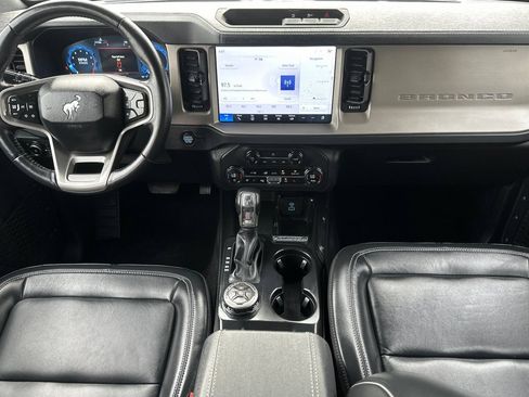 Used 2025 Ford Bronco Outer Banks AWD/4WD image 13