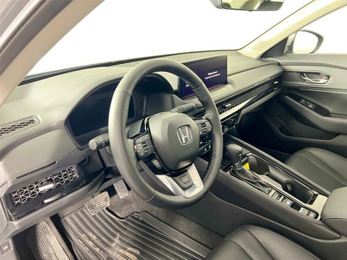 Used 2025 Honda Accord Touring image 10