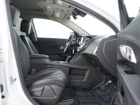 Used 2017 Chevrolet Equinox LT AWD/4WD image 11