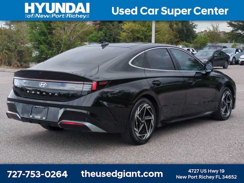 Used 2024 Hyundai Sonata SEL w/ Convenience Package FWD image 5