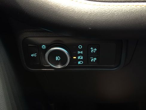 Used 2025 Ford Explorer ST image 36