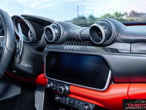 Used 2020 Ferrari Portofino RWD image 35